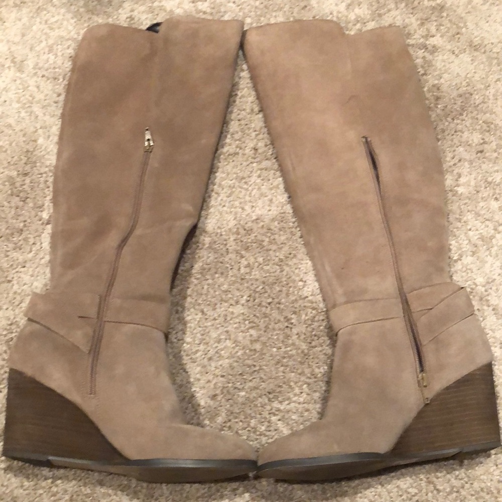 Sole society boots go a bit past knees beautiful